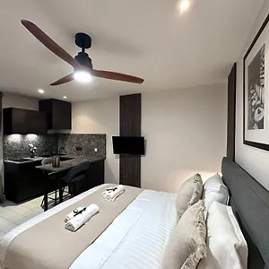 Appartement Peaceful In, Paris